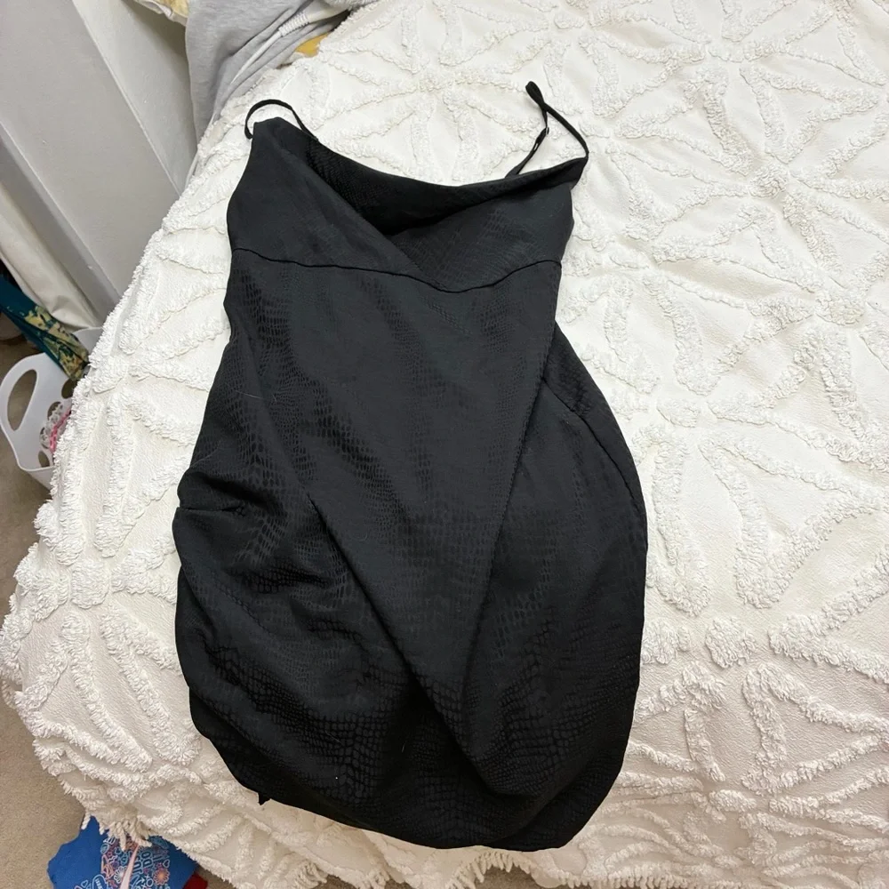 Forever 21 black cinched side mini dress - Picture 3 of 7